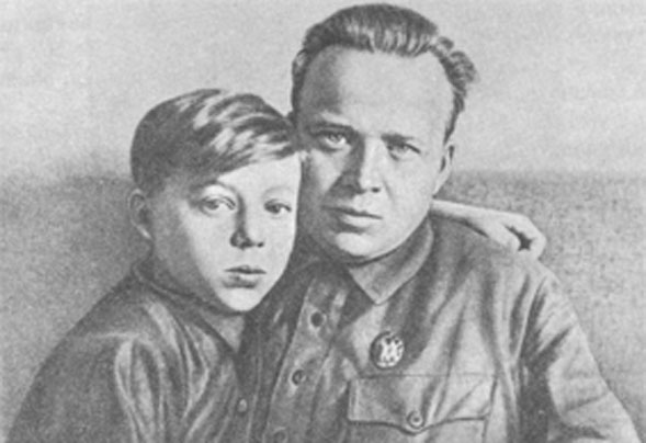 Аркадий  Гайдар с сыном Тимуром.